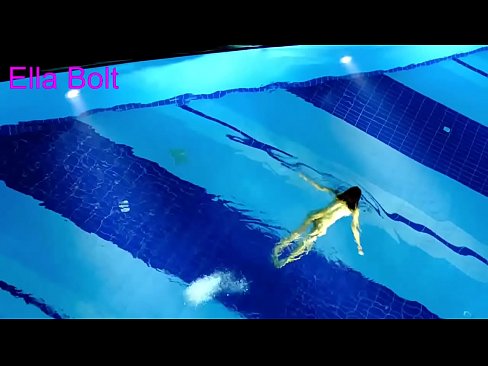 ❤️ Saya tidak bisa berhenti menonton, pirang muda tertangkap basah berenang di kolam resor ELLA BOLT ❤️ Porno di id.porngifmag.ru